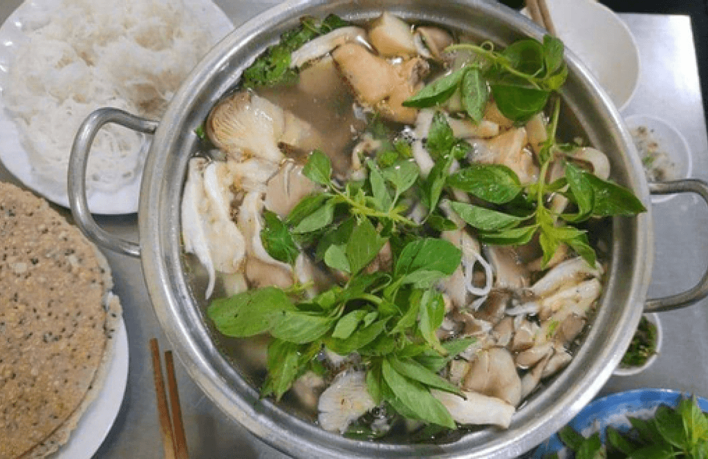 artishotel- é leaf chicken hot pot in Phu Yen 1
